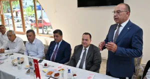 Manisa Büyükşehir Belediye Başkanı Besim Dutlulu, Turgutlu’da mahalle muhtarlarıyla bir