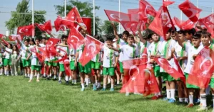 7-15 yaş kategorisindeki çocuklara yönelik olarak sporu sevdirmenin, sporcu kaynağı
