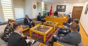 İzmir Büyükşehir Belediye Başkanı Dr. Cemil Tugay, İzmir ve Bremen