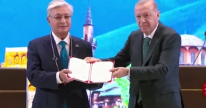 Cumhurbaşkanı Recep Tayyip Erdoğan, resmi ziyarette bulunan Kazakistan Cumhurbaşkanı Kasım