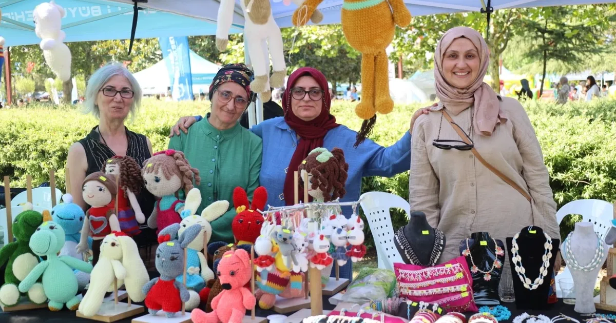 “KO-MEK’le Eğlen Öğren” yaz etkinliklerinin finali İzmit ve Gölcük’te renkli