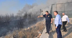 Manisa'da Yunusemre ilçesi Kayapınar Mahallesi’nde çıkan orman yangınına Manisa Büyükşehir