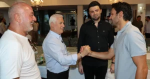 Yeni dönemin birinci karşılaşması öncesi Bursaspor Başkanı Enes Çelik ve