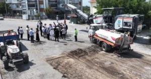 Manisa Büyükşehir Belediye Başkanı Besim Dutlulu, Akhisar’da gerçekleştirilen asfalt çalışmaları