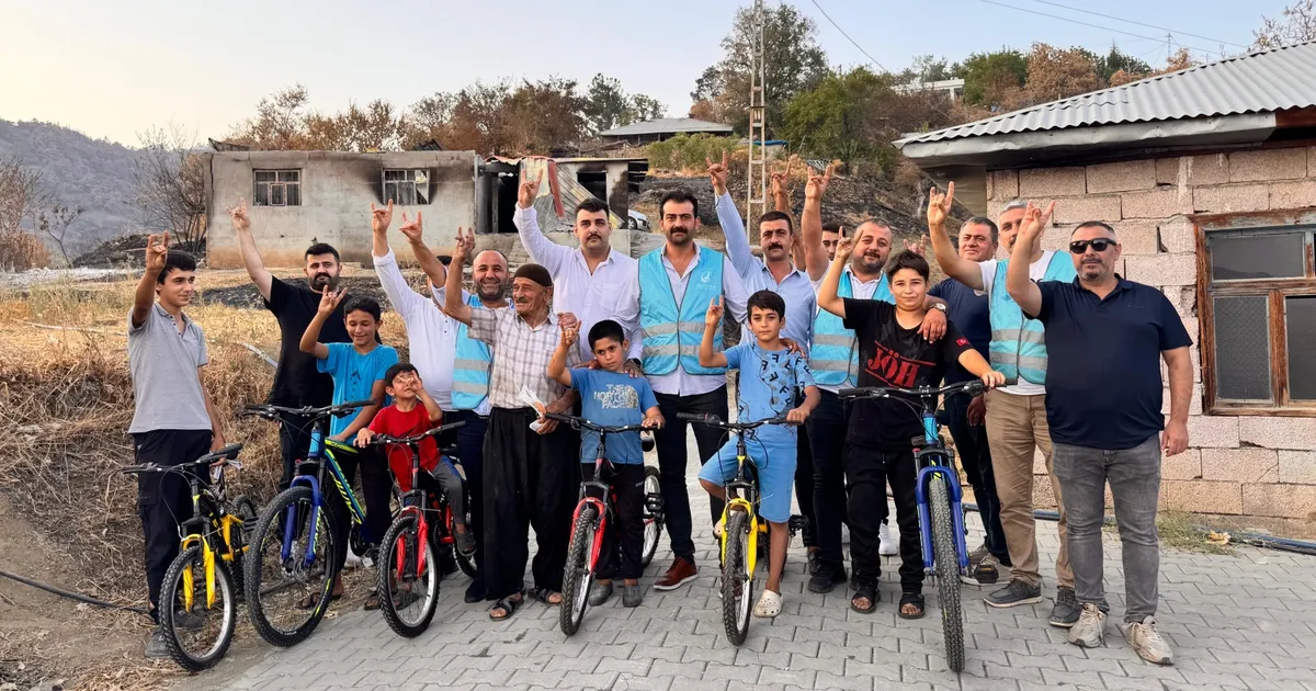 Başkan Gedemenli’den Çamlıbel’de çocuklara bisiklet katkısı