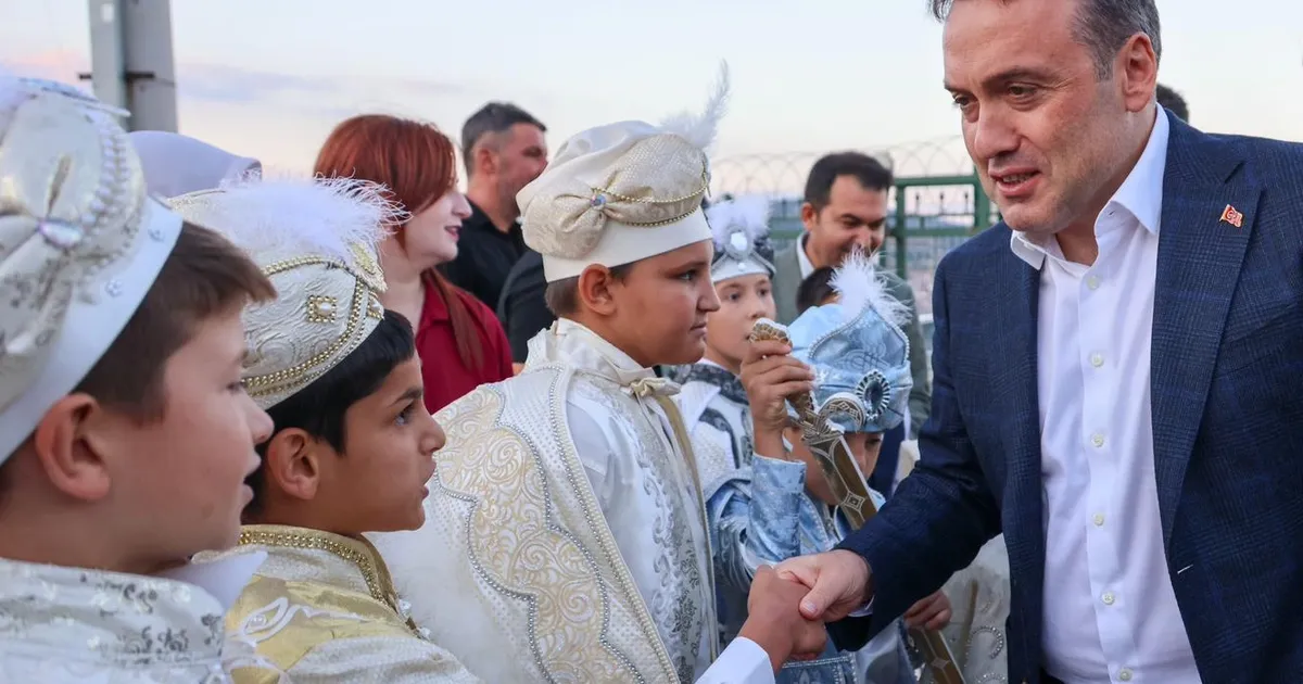 Bilecik Bozüyük’te çocuk evleri sitesi’nde sünnet düğünü