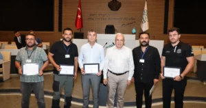 Bursa ve etraf vilayetlerdeki orman yangınlarında canla başla çaba eden