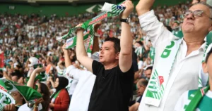 Bursaspor’a her fırsatta dayanak olan Osmangazi Belediyesi, hiç maça gitmemiş