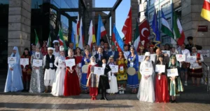 Milletlerarası Trabzon Horon ve Müzik Festivali’nin resepsiyon programına katılan Trabzon