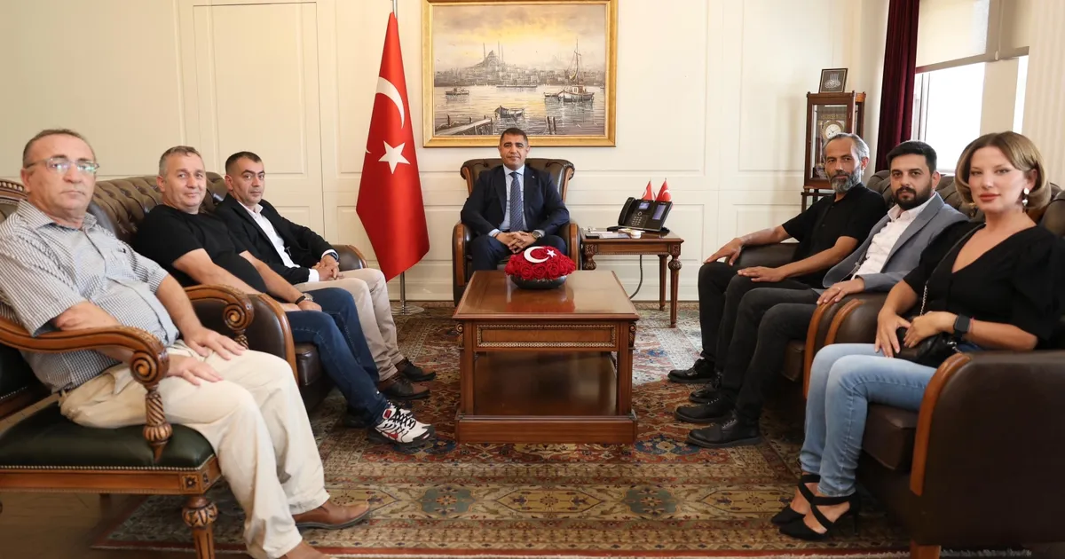Düzce Gazeteciler Cemiyeti’nin yeni başkanı Hakan Çakır ve yönetim kurulu,