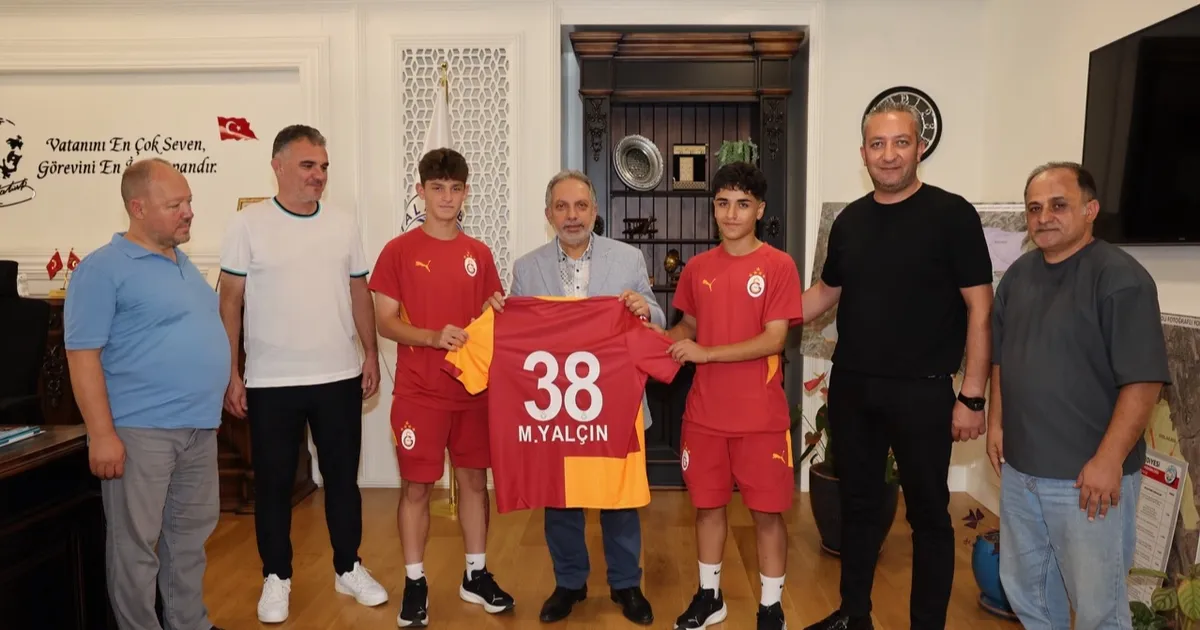 Galatasaray’a transfer olan Talaslı gençten Başkan Yalçın’a ziyaret