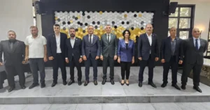Gölcük Belediye Lideri Ali Yıldırım Sezer, siyasi parti ilçe liderleri