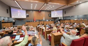 İzmir Büyükşehir Belediyesi Meclisi’nde kenti ilgilendiren konularda yürütülen çalışmalar hakkında