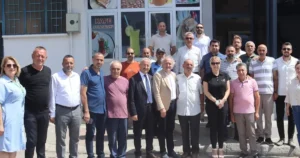 Kocaeli İzmit Belediyesi, mahalle ziyaretleri kapsamında Tüysüzler Mahallesi’ndeki talepleri yerinde