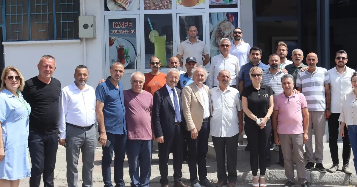 İzmit’te mahalle ziyaretleri devam ediyor