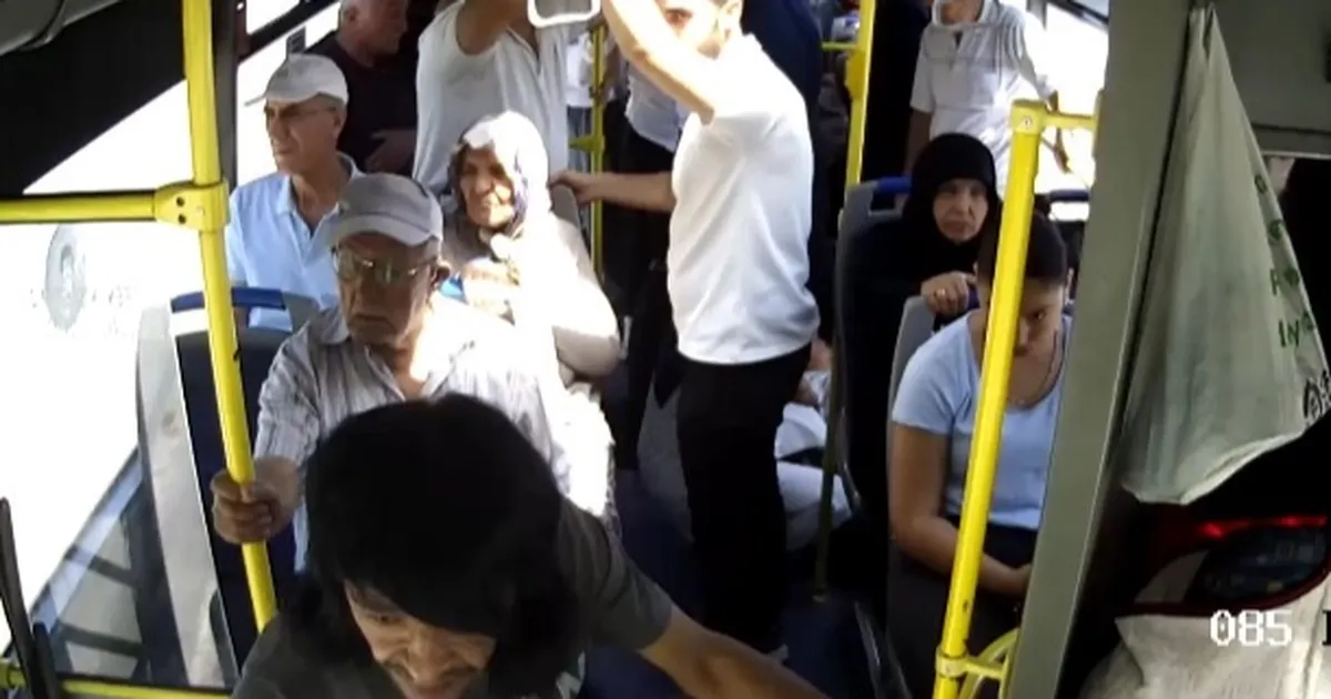 Kayseri Büyükşehir Belediyesi’ne bağlı özel halk otobüsünde fenalaşan bir vatandaş,