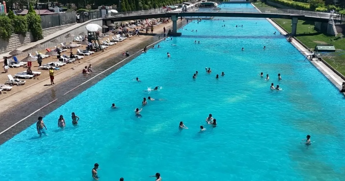 Eskişehir Büyükşehir Belediyesi tarafından hizmete sunulan Kentpark Yapay Plajı her