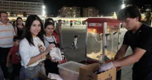 Kocaeli Büyükşehir Belediyesi’nin düzenlediği “Açık Havada Sinema Keyfi” etkinliği bu
