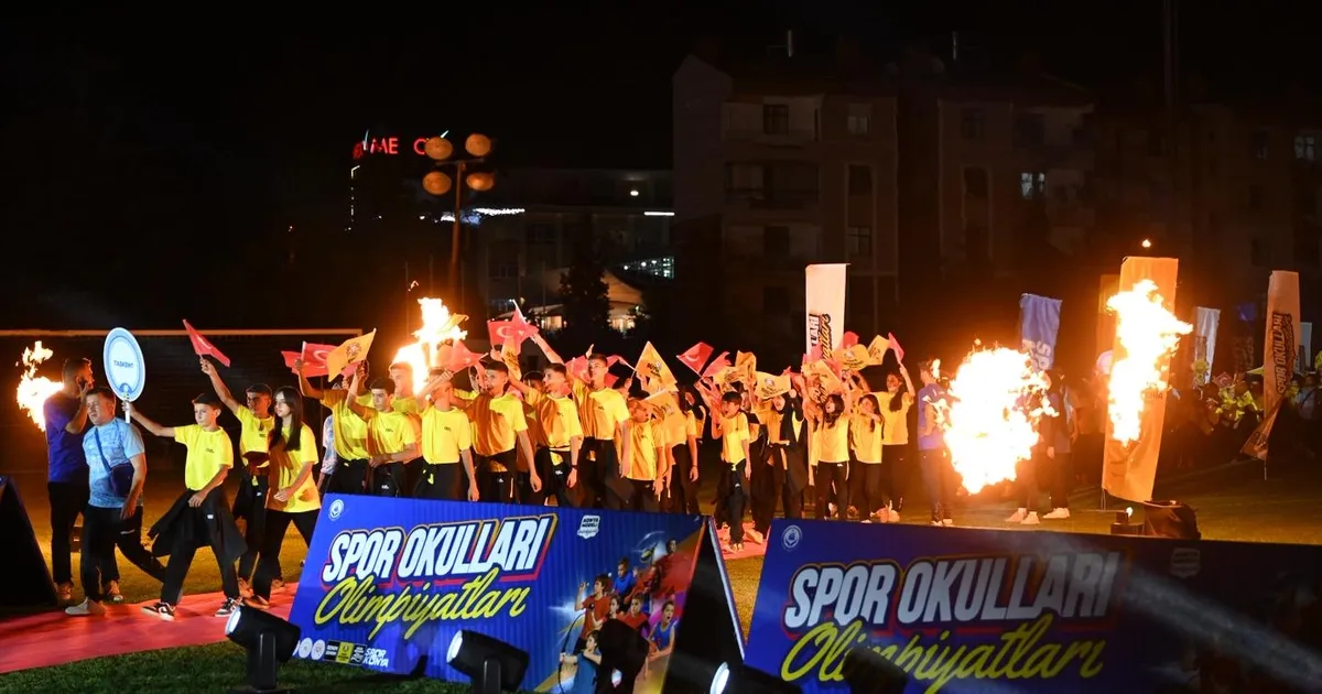 Konya Büyükşehir Belediyesi’nin 28 ilçede yürüttüğü Yaz Spor Okulları’na katılan