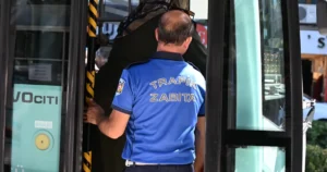 Manisa Büyükşehir Belediyesi, yaz sıcaklarında vatandaşların daha rahat seyahat yapabilmesi
