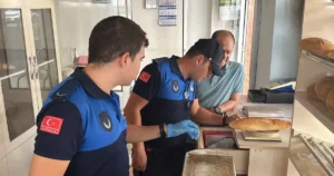 Muğla Büyükşehir Belediyesi Zabıta Grupları, halk sıhhatini korumak gayesiyle vilayet