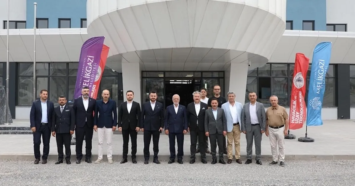 Mustafa Elitaş’tan Kayseri Melikgazi Havacılık Lisesi’ne tam not