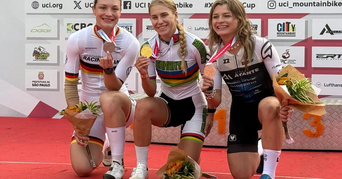 Sakarya Büyükşehir Belediyesi'nin Dünya Şampiyonu atleti MariiaSukhopalova, UCİ MTB Dünya