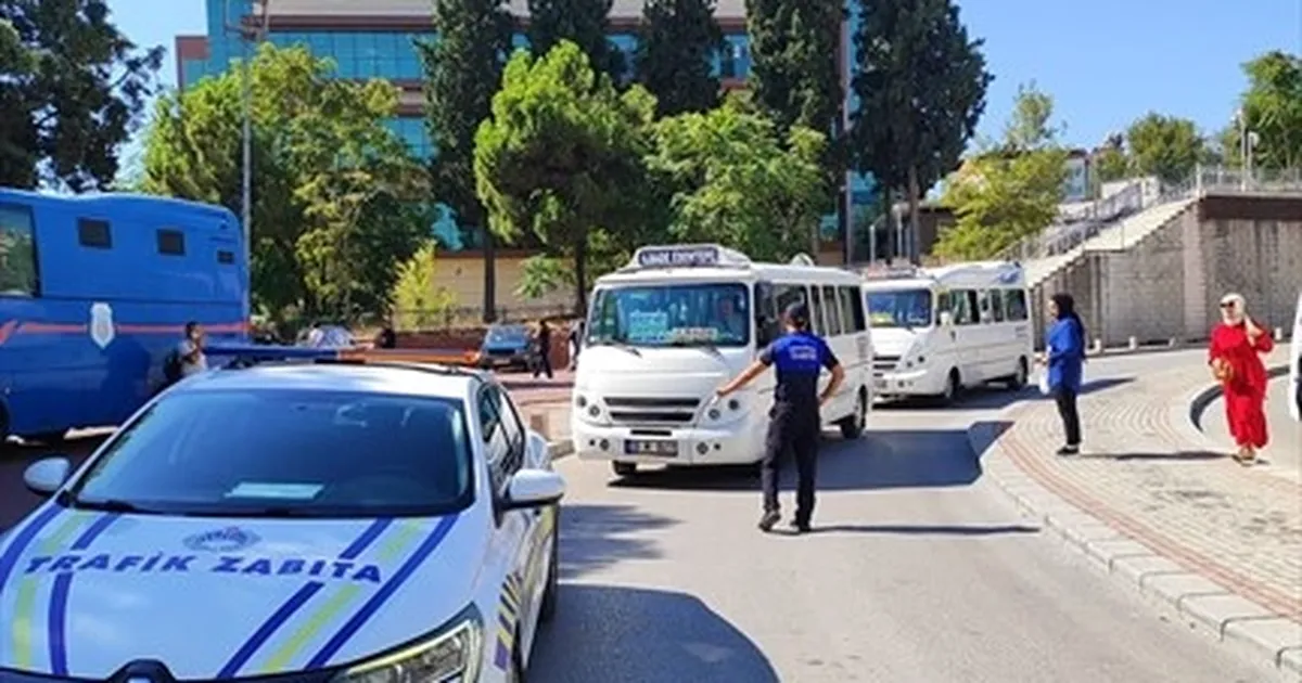 Zabıta, trafik ve yolcu konforu için sahada