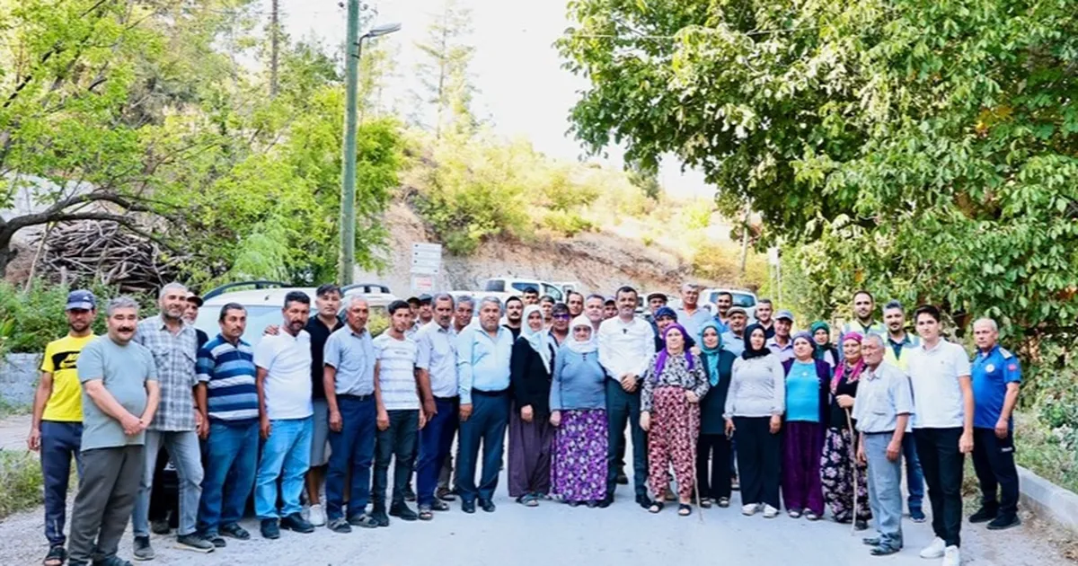 Denizli Büyükşehir Belediye Başkanı Bülent Nuri Çavuşoğlu, Acıpayam ilçesinde gerçekleştirdiği