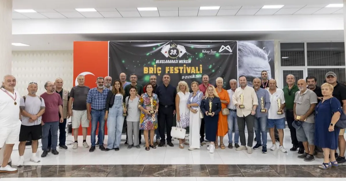 Briç tutkunları Mersin’de yarıştı