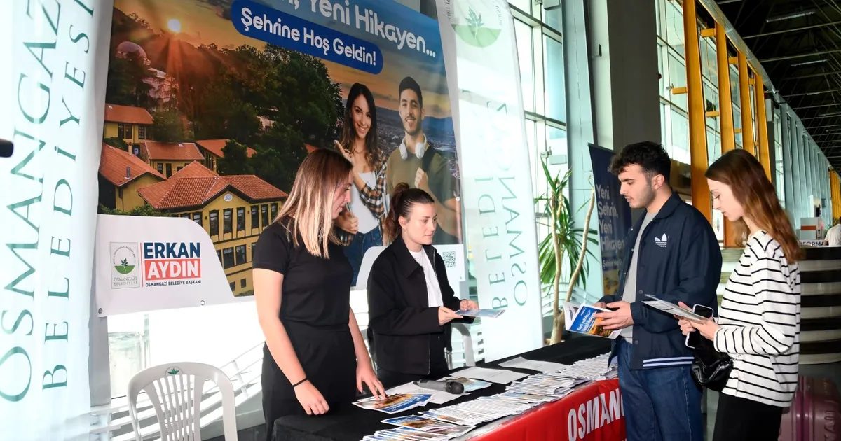 Bursa'da Osmangazi Belediyesi, üniversite eğitimi için Bursa’ya gelen gençleri bilgilendirme