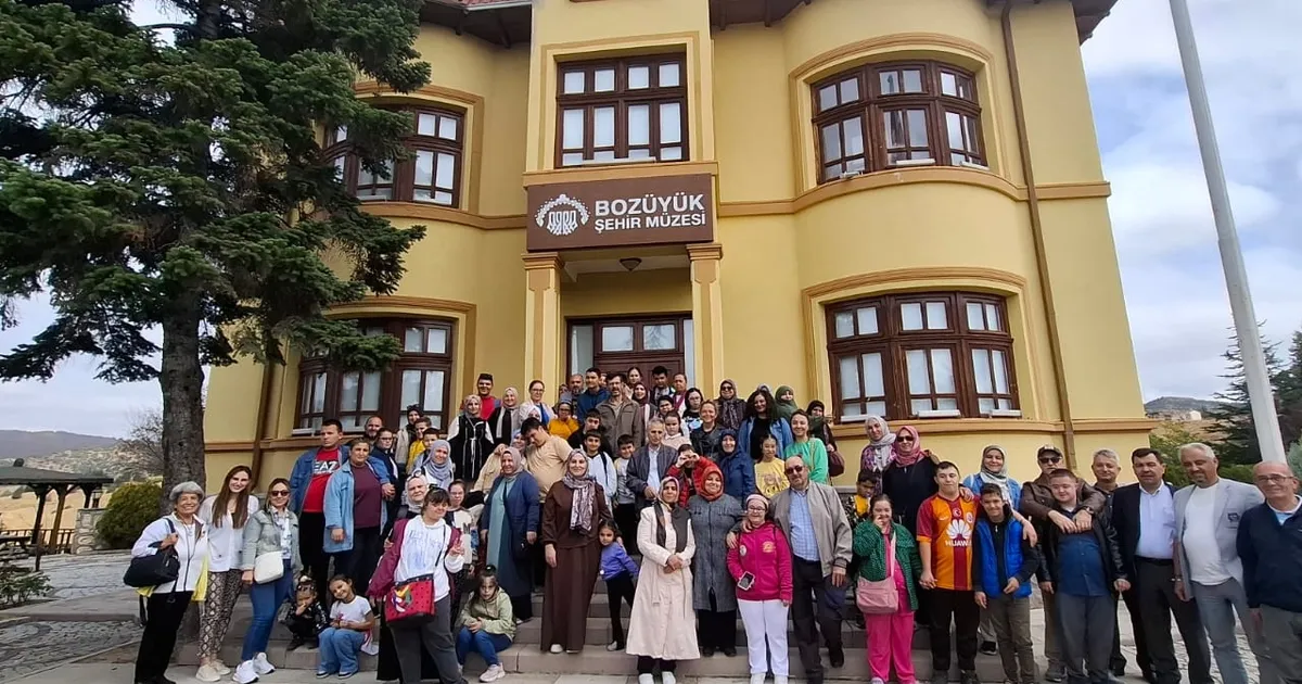 Eskişehir Bilecikliler Derneği (ESBİLDER) ve Umuda Yanlışsız Bir Işık Toplumsal