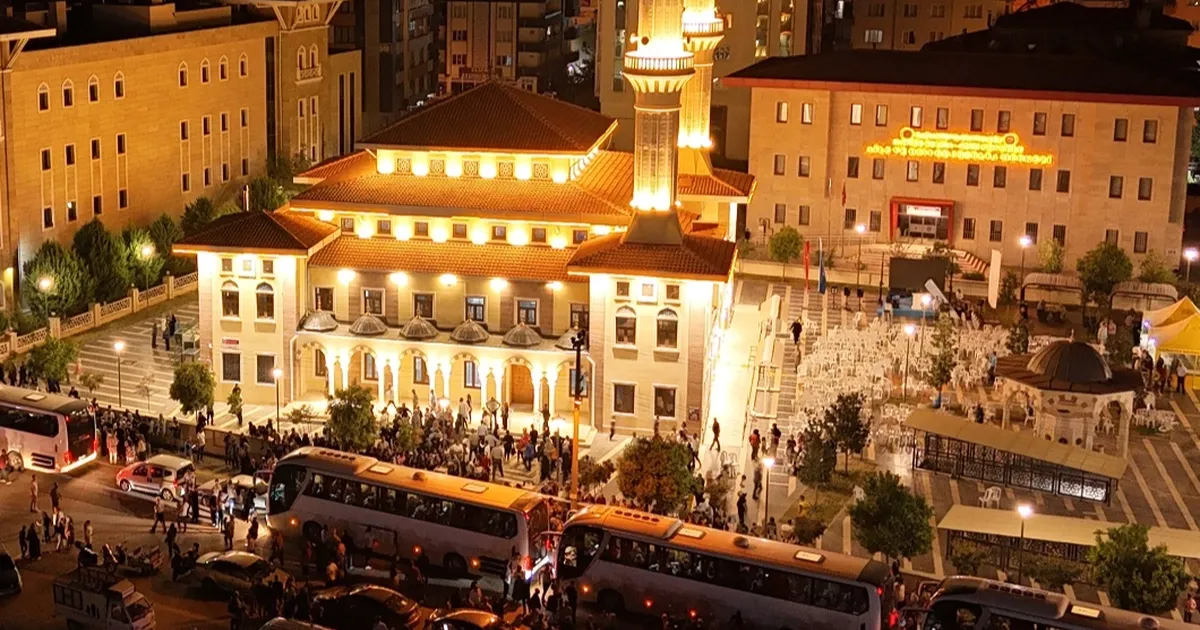 Gaziantep’ten Umre’ye gidecek ilk kafile uğurlandı