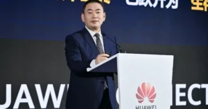 HUAWEI CONNECT 2025 sırasında düzenlenen Huawei Küresel Elektrik Gücü Doruğu'nda