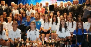 Bayan Futbolcular Derneği tarafından düzenlenen II. Kristal Ayaklar Ödül Merasimi,