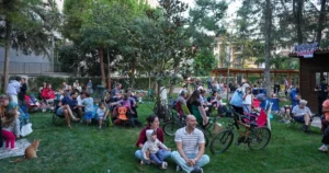 Maltepe Belediyesi, sonbaharın gelişini renkli bir aktiflikle kutladı. Altayçeşme Mahallesi’nde