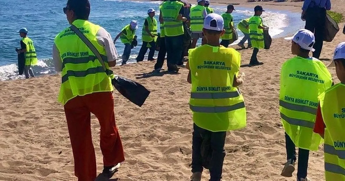 İsveç’teki ‘plogging’ akımı Karasu Sahili’nde