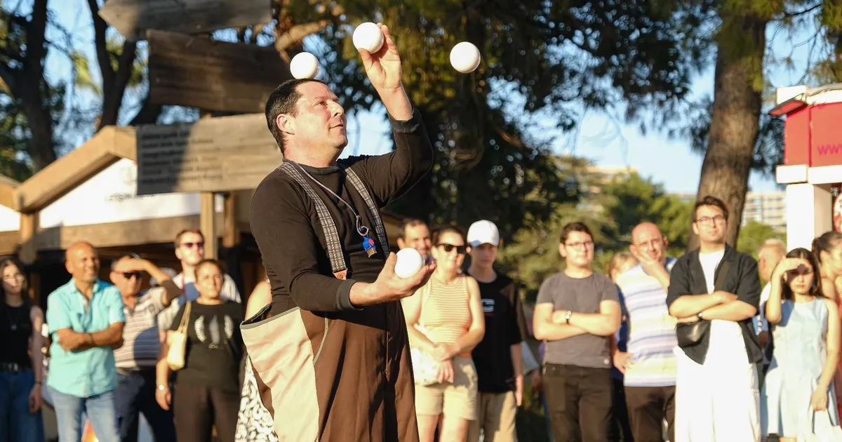 İzmir Enternasyonal Fuarı’nda sokak sanatları büyüledi