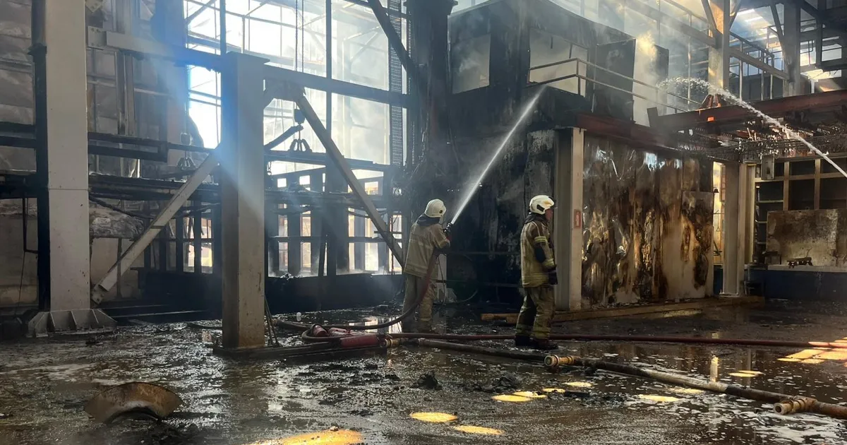 İzmir’de ALOSBİ’deki fabrika yangını kontrol altında