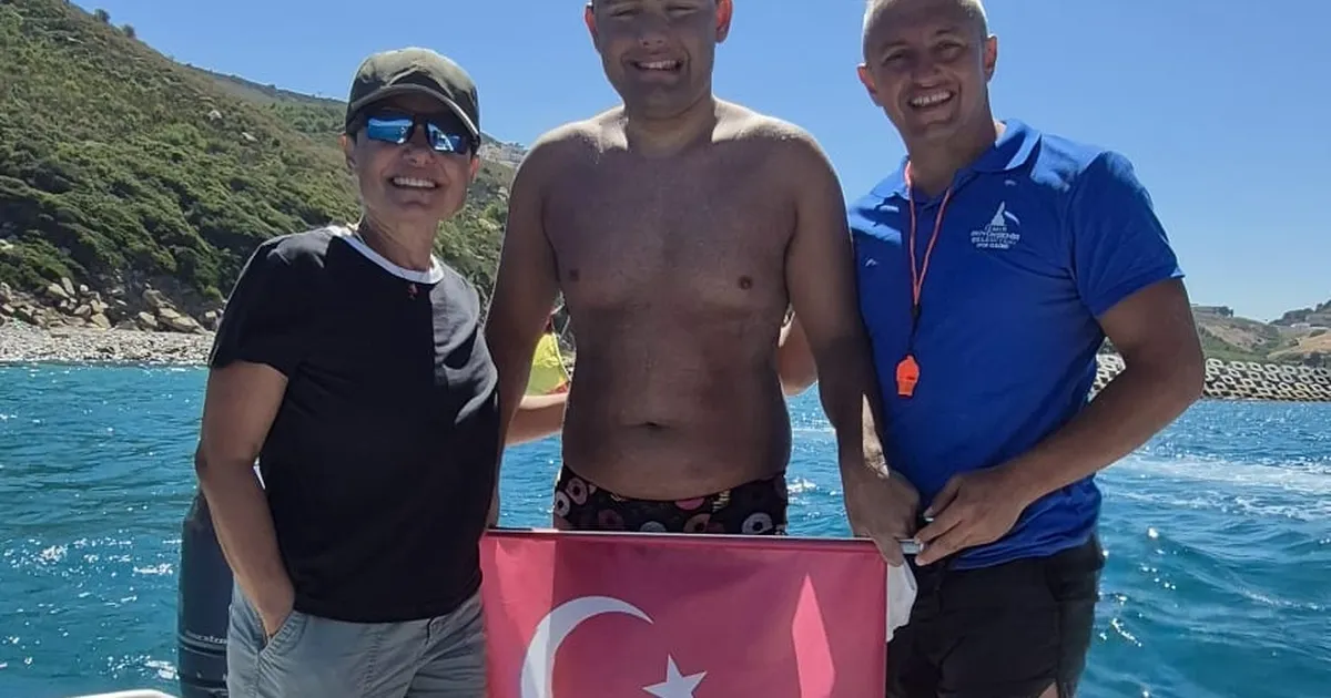İzmir Büyükşehir Belediyesi Spor Kulübü ultra maraton yüzücüsü Tuna Tunca,