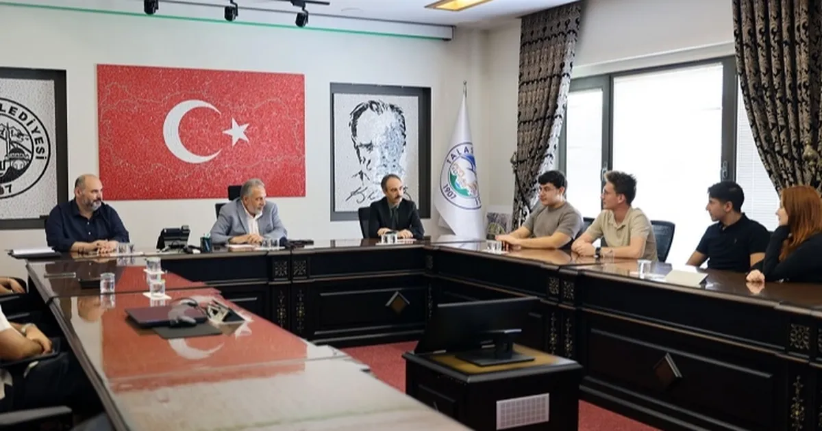 Kayseri Talas Belediyesi’nin eğitime kazandırdığı kütüphanelerden 7/24 Kütüphane ile Mehmet