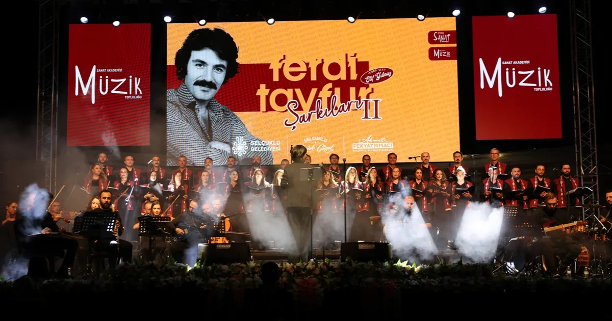 Konya Selçuklu’da Ferdi Tayfur şarkıları ikinci kez yankılandı
