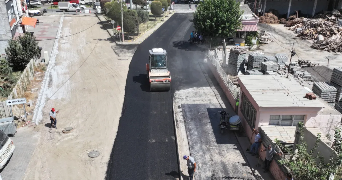 Manisa Ahmetli’ye sıcak asfalt çalışması