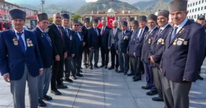 Manisa’nın düşman işgalinden kurtuluşunun 103’üncü yılı, Cumhuriyet Meydanı’nda düzenlenen merasimle