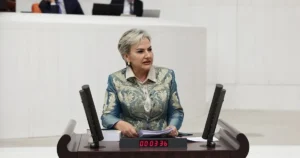 CHP İstanbul Milletvekili Nimet Özdemir, ekonomik zorluklar nedeniyle milyonlarca öğrencinin