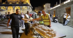 Nevşehir Belediyesi vazifelileri tarafından, Mevlit Kandili münasebetiyle mescitlerde vatandaşlara kandil