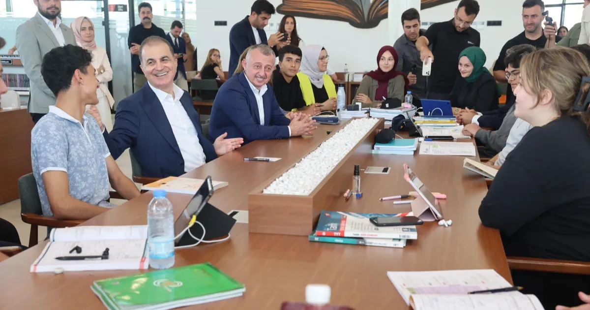 Ömer Çelik’ten Kocaeli’ye ziyaret: Milli İrade Meydanı’na tam not