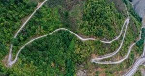 Ordu Büyükşehir Belediyesi, yolların konforunu artırmak ismine çalışmalarını sürdürüyor.