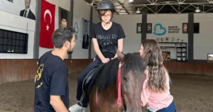 Balıkesir Büyükşehir Belediyesi, özel bireylerin gelişimine sunduğu katkıyla örnek bir