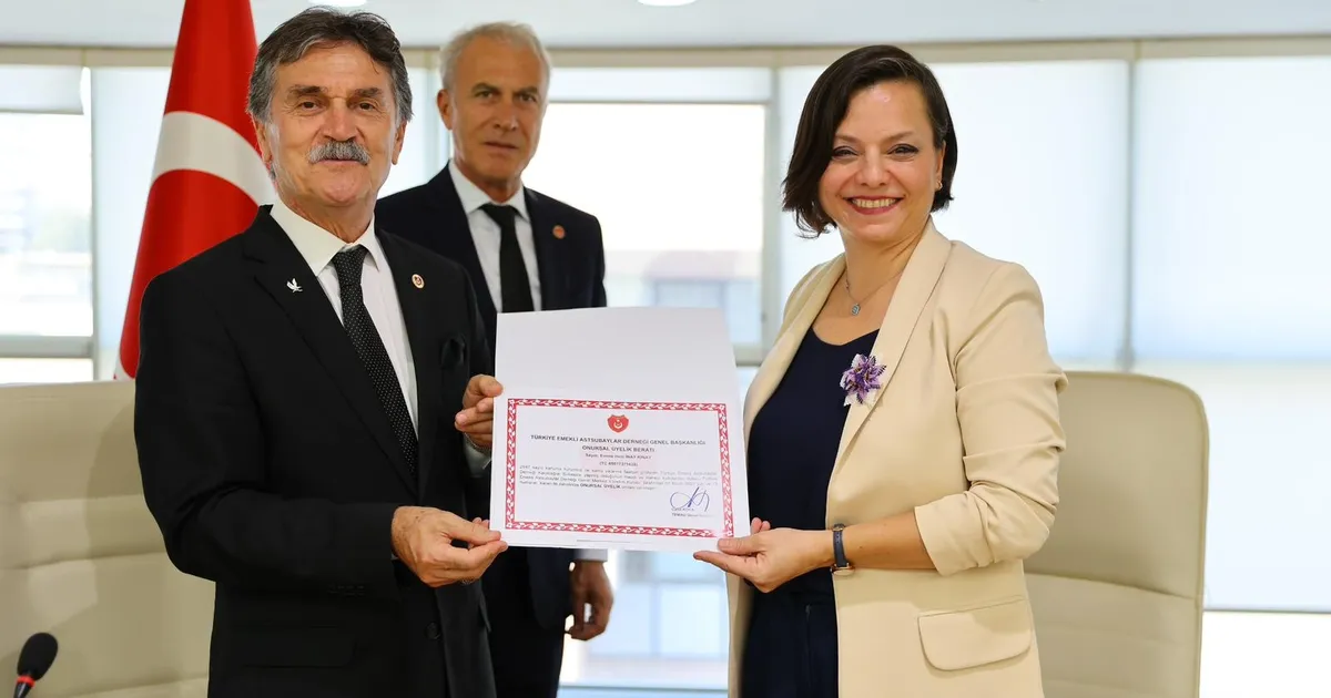 TEMAD’dan Başkan Kınay’a onursal berat